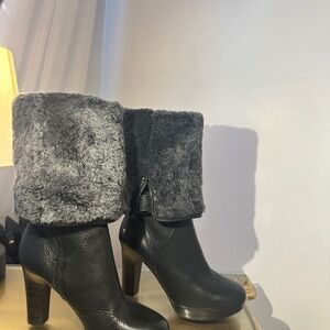 Black Leather High Heel Boots with Fold-Over Fur Cuff – Size 6.5